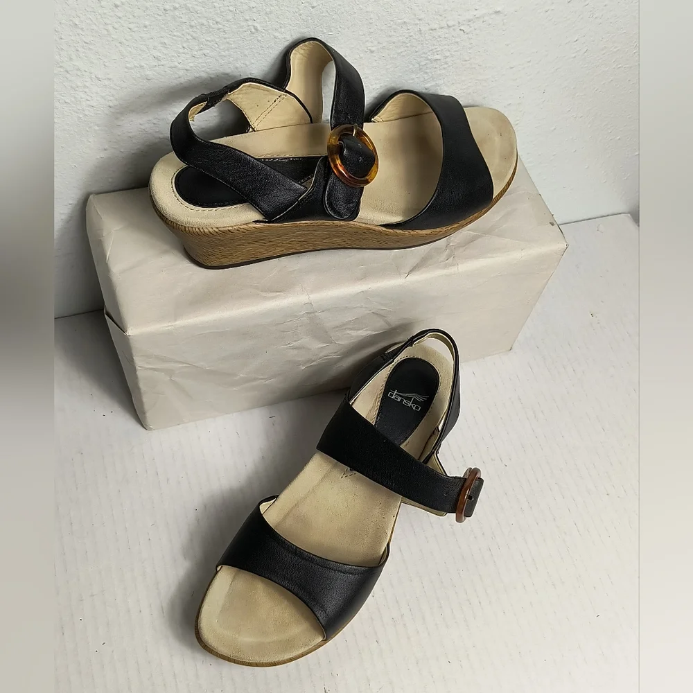 Dansko pre owned